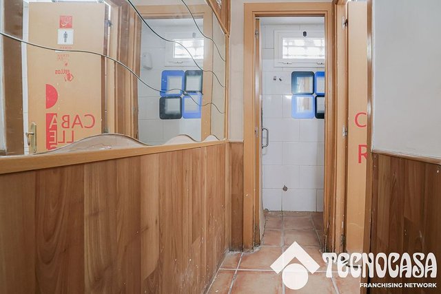 Bar en venta en Ciutat Meridiana en Barcelona - Imagen 17