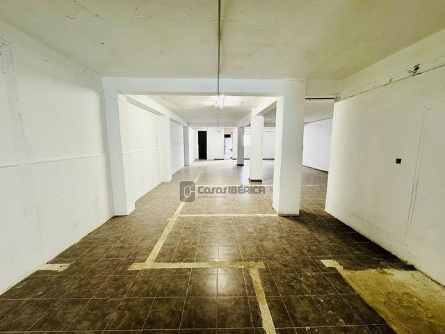 Local comercial en venta en Benicalap en Valencia - Imagen 2