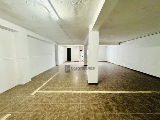 Local comercial en venta en Benicalap en Valencia - Imagen 3
