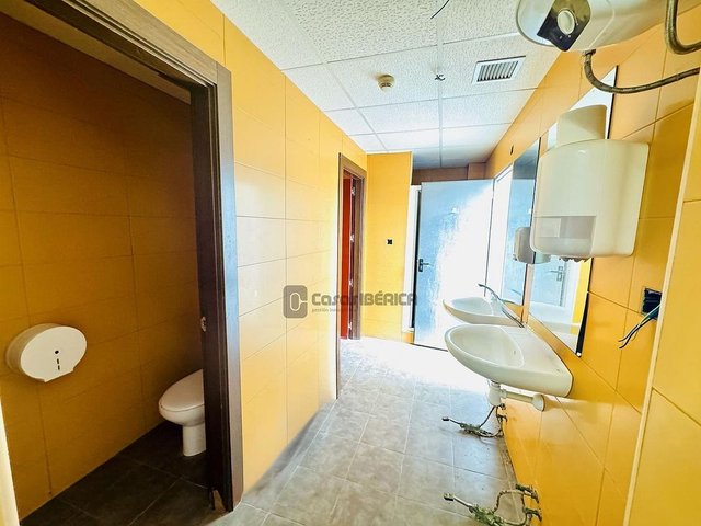 Local comercial en venta en Benicalap en Valencia - Imagen 15