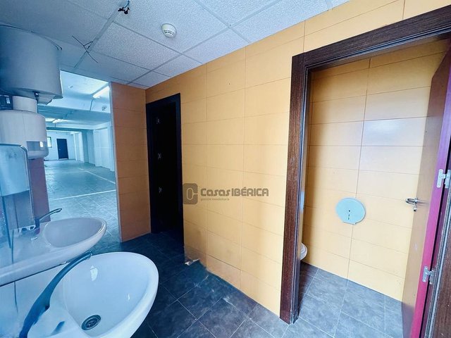Local comercial en venta en Benicalap en Valencia - Imagen 16