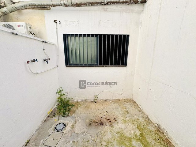 Local comercial en venta en Benicalap en Valencia - Imagen 18