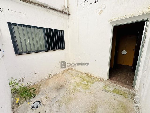 Local comercial en venta en Benicalap en Valencia - Imagen 19