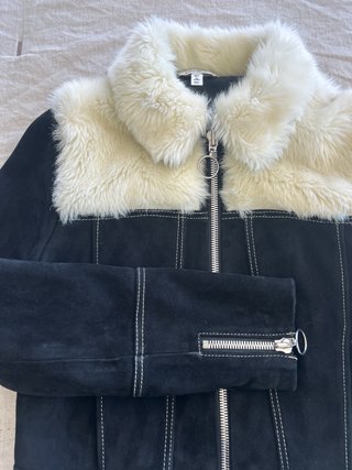 Chaqueta Piel Negra, pelo blanco/beige sintético