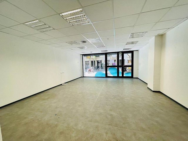 Local comercial en venta en La Nova Esquerra de l'Eixample en Barcelona - Imagen 2