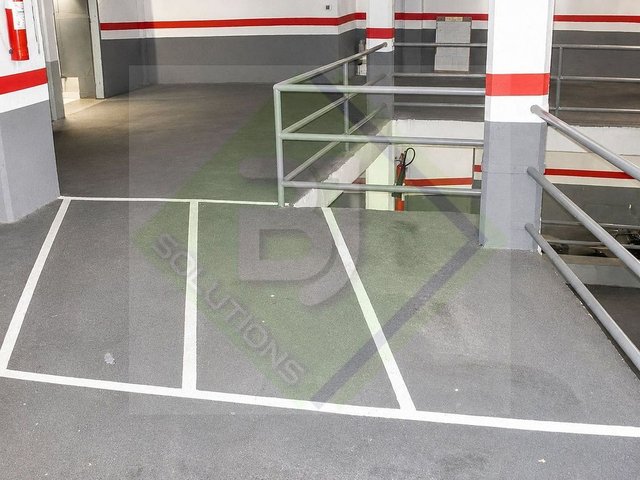 Garaje en venta en La Nova Esquerra de l'Eixample en Barcelona