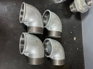 Codos galvanizados 3”macho-hembra