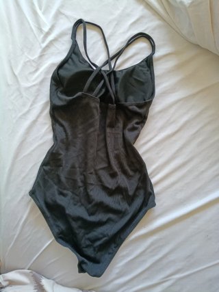 Bañador negro mujer rayas