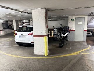 Garaje en venta en El Centre en Esplugues de Llobregat