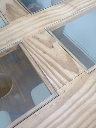 Mesa comedor madera rústica + 4 sillas
