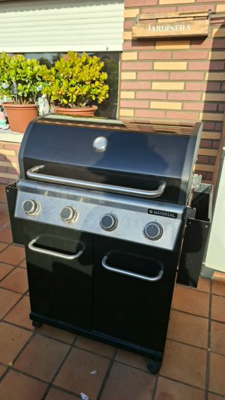 Barbacoa de gas Naterial 4 quemadores + plancha