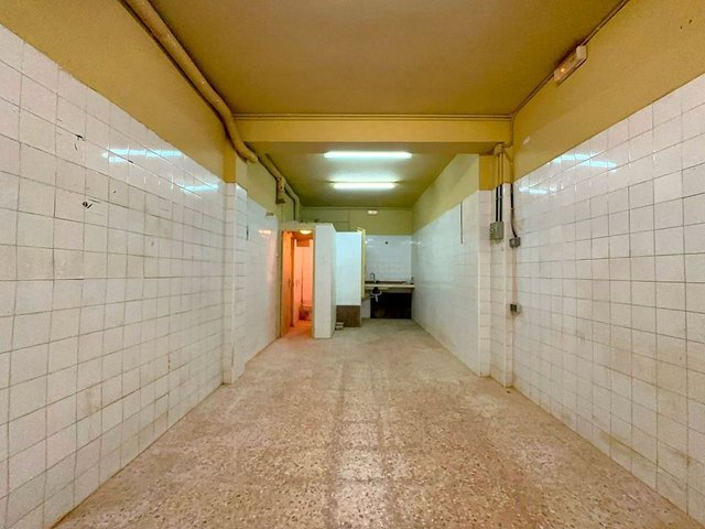 Local comercial en venta en Horta en Barcelona - Imagen 2