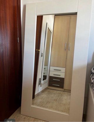 Conjunto muebles de comedor, mesa centro, espejo..