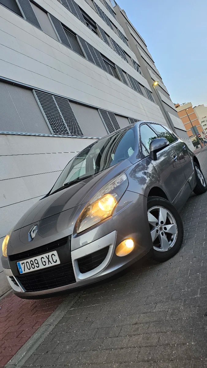 Renault Scénic 1.5 dCi Emotion 2010