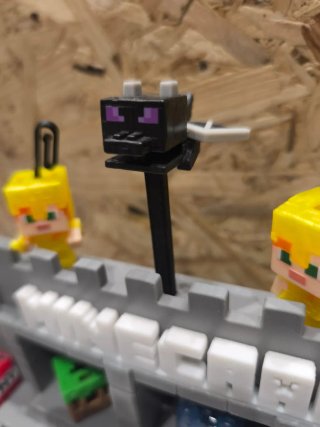 Estantería Minecraft Kinder joy