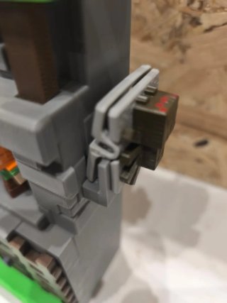 Estantería Minecraft Kinder joy