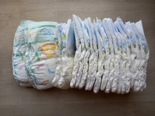 136 Pañales SIN ABRIR Talla 5 + un resto de 22