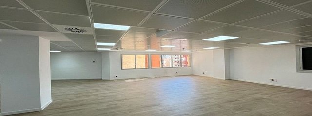Oficina en alquiler en Les Corts en Barcelona