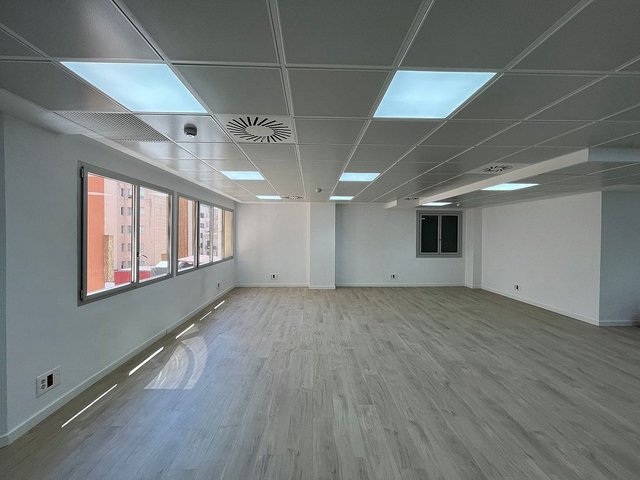 Oficina en alquiler en Les Corts en Barcelona - Imagen 6