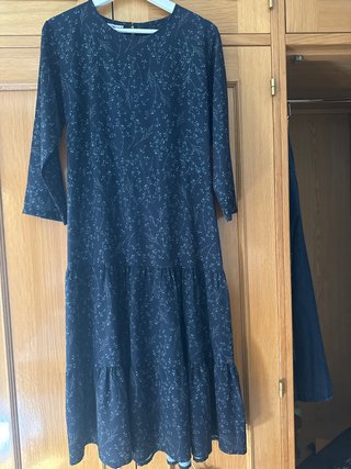 Vestido estampado floral negro