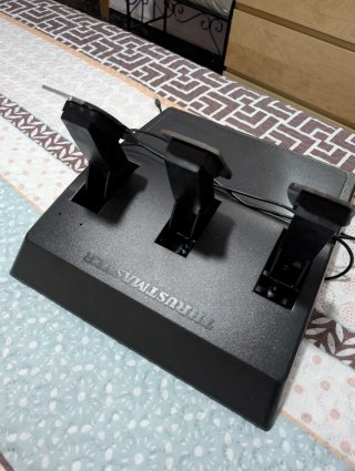 Volante Thrustmaster TX Racing Wheel + Pedalera