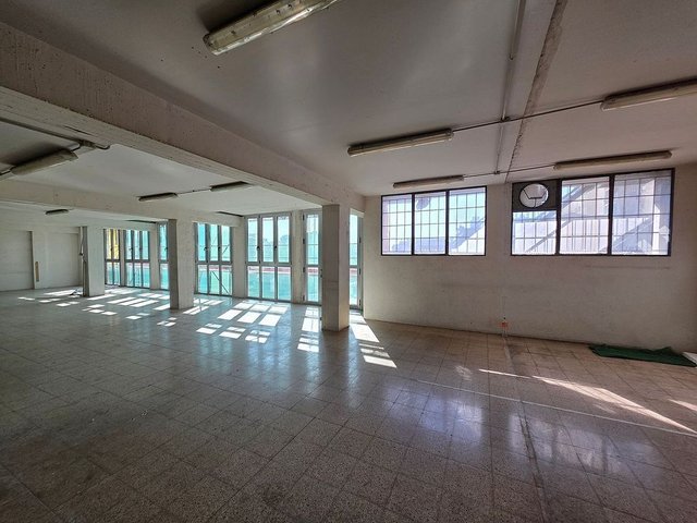 Local comercial en venta en El Parc i la Llacuna del Poblenou en Barcelona - Imagen 4