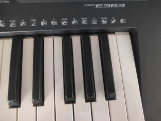 Teclado Yamaha PSR-E363