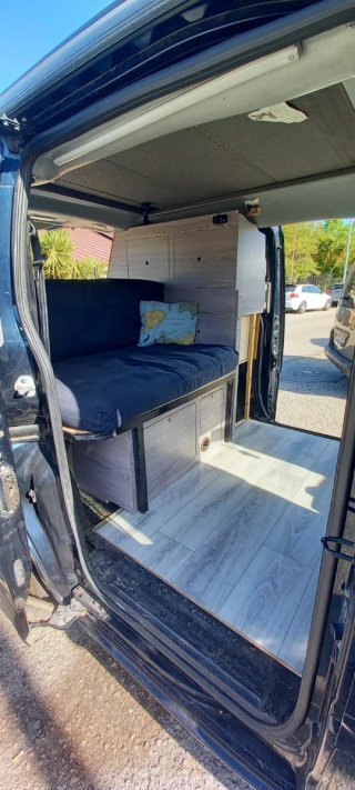 Nissan NV200 2011