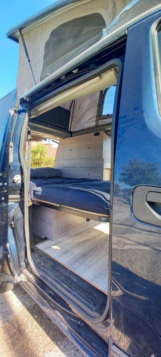 Nissan NV200 2011