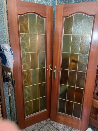 Puertas madera maciza cristalera doble