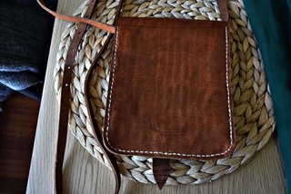 Bolso Bandolera de Piel Artesanal (Marrakech)