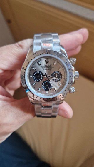 Reloj elegante hombre