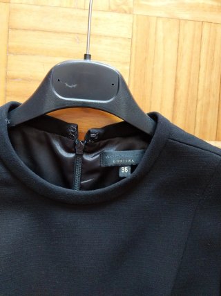 Vestido negro con flecos