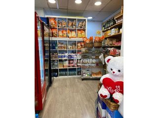 Local comercial en alquiler en Sant Josep en Hospitalet de Llobregat, L´