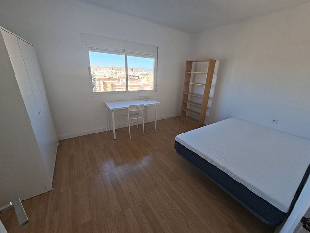 Piso en alquiler en Ciutat Jardí en Valencia - Imagen 4