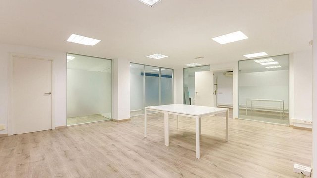 Oficina en alquiler en Les Corts en Barcelona - Imagen 4