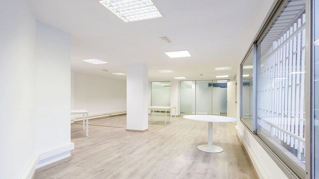 Oficina en alquiler en Les Corts en Barcelona - Imagen 5