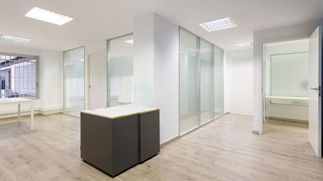 Oficina en alquiler en Les Corts en Barcelona - Imagen 9
