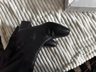 Botas pretas salto baixo