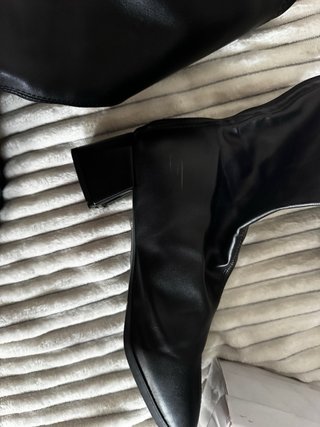 Botas pretas salto baixo