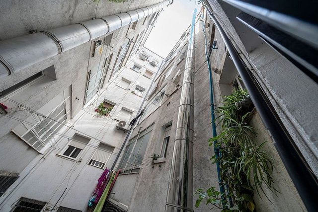 Local comercial en alquiler en Bellas Vistas en Madrid - Imagen 2