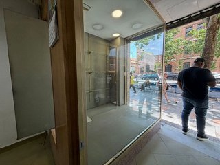 Local comercial en alquiler en Bellas Vistas en Madrid