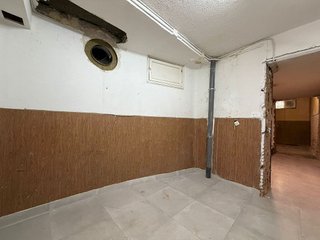 Local comercial en alquiler en Bellas Vistas en Madrid