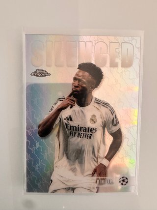 Carte Topps Chrome Silenced Olise Vinicius Jr.