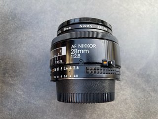Objetivo Nikon AF Nikkor 28mm 1:2.8