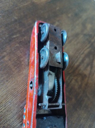 Treno giocattolo vintage rosso