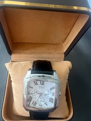 Reloj Guess Correa Negra y Caja Plateada Hombre