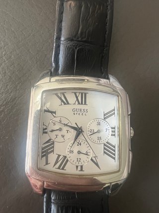 Reloj Guess Correa Negra y Caja Plateada Hombre