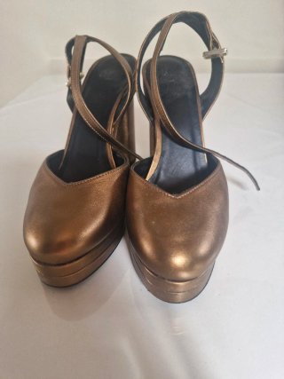 Zapatos de fiesta dorados tacón plataforma