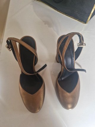 Zapatos de fiesta dorados tacón plataforma